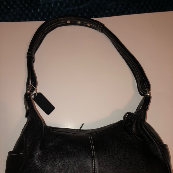 St. John’s bay genuine leather shoulder bag  black - Picture 3 of 7